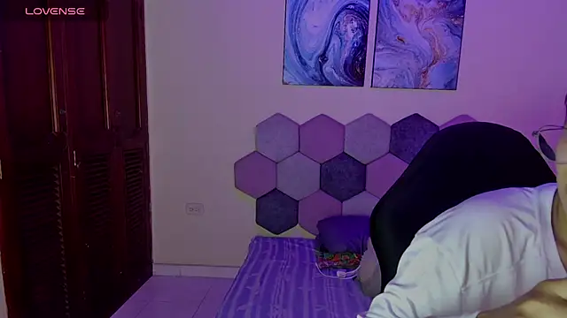 Snapshot of Horny_tgn chatting on October 13, 11:56 am Horny tgn online show from October 13, 11:56 am