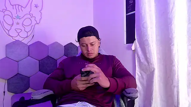 Snapshot of Horny_tgn chatting on September 15, 12:27 pm Horny tgn online show from September 15, 12:27 pm