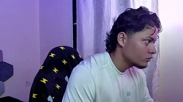 Snapshot of Horny_tgn chatting on September 22, 12:11 pm Horny tgn online show from September 22, 12:11 pm