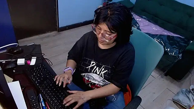 Snapshot of X_CHERRY_XX chatting on July 1, 3:07 am X CHERRY XX online show from July 1, 3:07 am