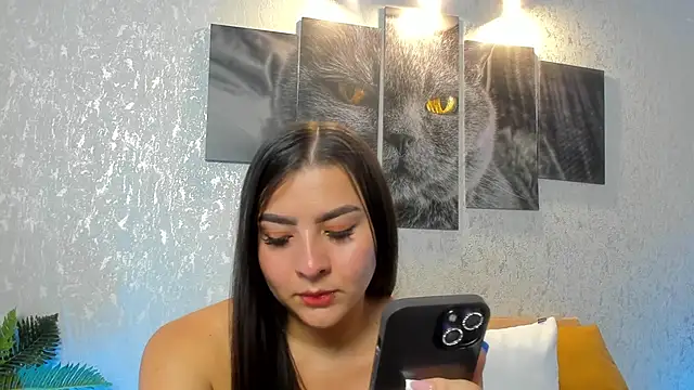 lilicooper  online show from February 19, 7:37 pm