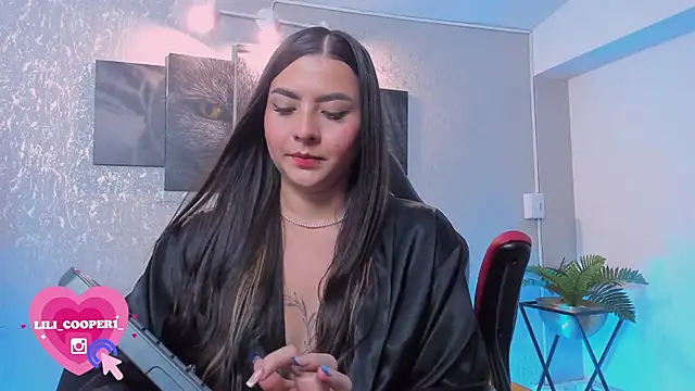 lilicooper  online show from March 11, 7:58 pm