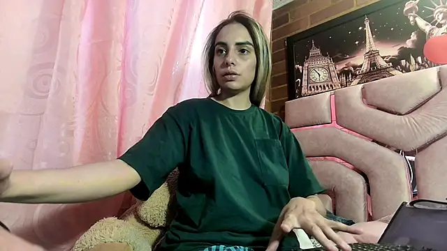 Snapshot of ValeriaLacrozee chatting on June 5, 2:56 pm ValeriaLacrozee online show from June 5, 2:56 pm