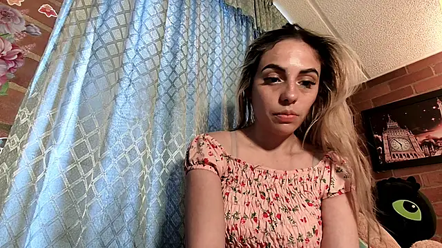 Snapshot of ValeriaLacrozee chatting on September 15, 7:14 pm ValeriaLacrozee online show from September 15, 7:14 pm