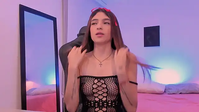 sofiarouge online show from November 21, 8:08 pm