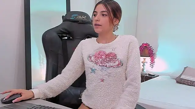 Snapshot of sofiarouge chatting on March 20, 9:02 pm sofiarouge online show from March 20, 9:02 pm