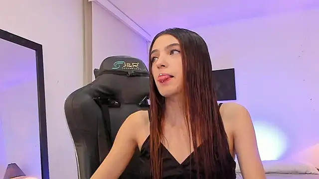 sofiarouge online show from November 28, 8:09 pm