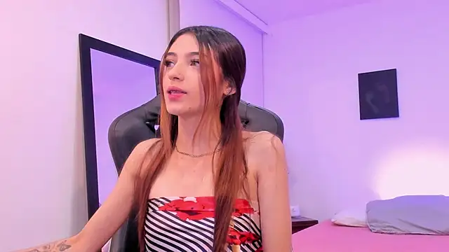 sofiarouge online show from November 12, 7:18 pm