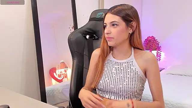 Snapshot of sofiarouge chatting on March 14, 9:21 pm sofiarouge online show from March 14, 9:21 pm