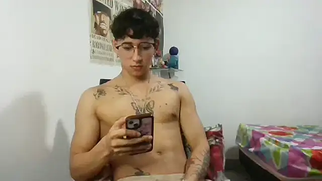 Dillom420 online show from January 21, 4:43 am