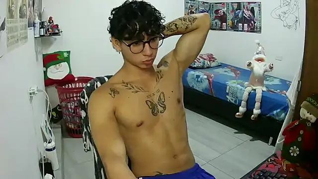 Snapshot of Dillom420 chatting on December 17, 8:47 pm Dillom420 online show from December 17, 8:47 pm