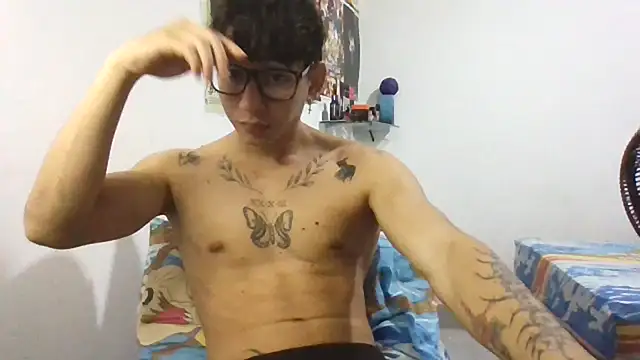 Dillom420 online show from February 22, 4:51 am