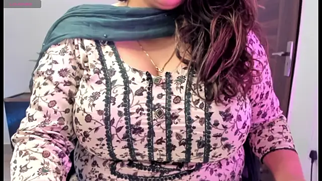 Gulabi Queen online show from March 17, 12:57 pm