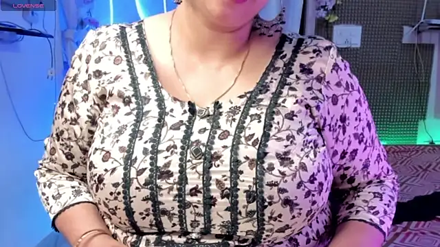 Gulabi Queen online show from March 4, 11:19 am