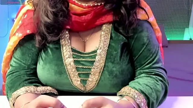 Gulabi Queen online show from December 11, 5:43 am