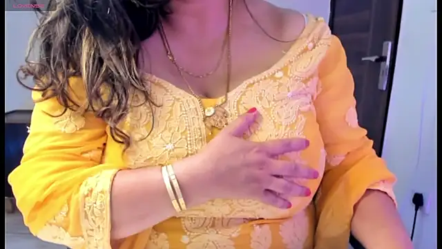 Gulabi Queen online show from March 14, 5:13 pm