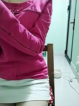 Snapshot of Anna-Cute69 chatting on October 30, 9:33 pm Anna-Cute69 online show from October 30, 9:33 pm