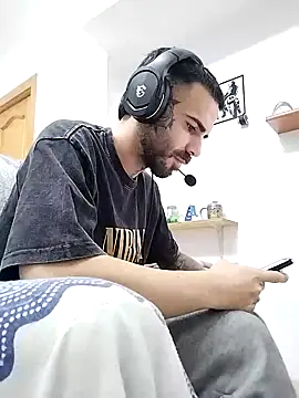 Snapshot of charlye_inkkkk chatting on March 17, 9:57 pm charlye inkkkk online show from March 17, 9:57 pm
