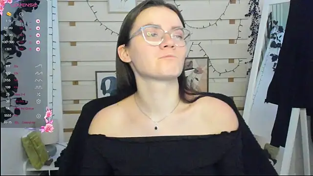 Snapshot of Josephine_jo chatting on December 16, 2:27 am Josephine jo online show from December 16, 2:27 am