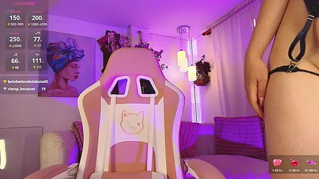 Snapshot of HANNAH_LOVEE chatting on January 29, 6:33 am HANNAH LOVEE online show from January 29, 6:33 am