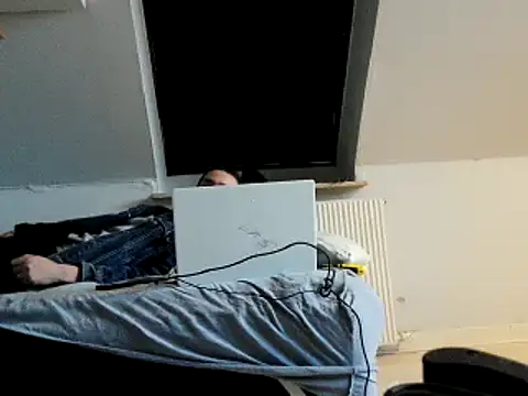 Snapshot of Stephanien chatting on December 4, 12:08 pm Stephanien online show from December 4, 12:08 pm