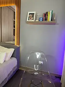 Snapshot of FridaKlein chatting on March 20, 12:19 am FridaKlein online show from March 20, 12:19 am