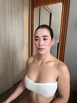 Snapshot of FridaKlein chatting on October 21, 7:35 pm FridaKlein online show from October 21, 7:35 pm