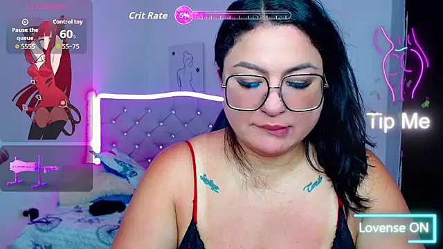 Snapshot of _curvy_latina chatting on October 29, 1:10 pm curvy latina online show from October 29, 1:10 pm