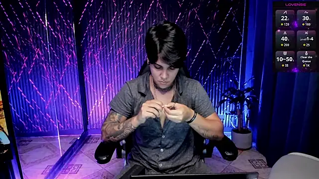 ZhoeStrong online show from February 1, 8:07 pm