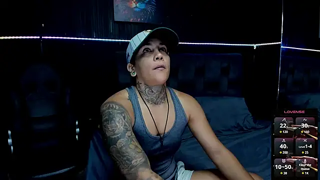 Snapshot of ZhoeStrong chatting on October 30, 10:39 pm ZhoeStrong online show from October 30, 10:39 pm