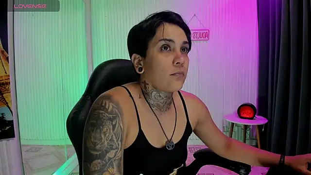 ZhoeStrong online show from May 27, 1:48 am
