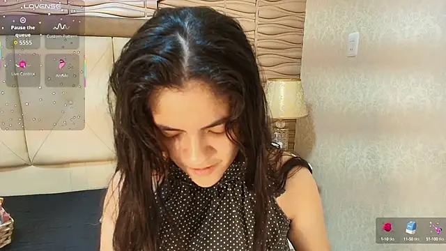 sofiaclauss online show from September 23, 9:00 pm