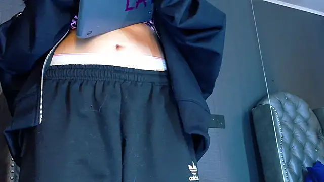 LusstCruella online show from December 5, 6:06 pm