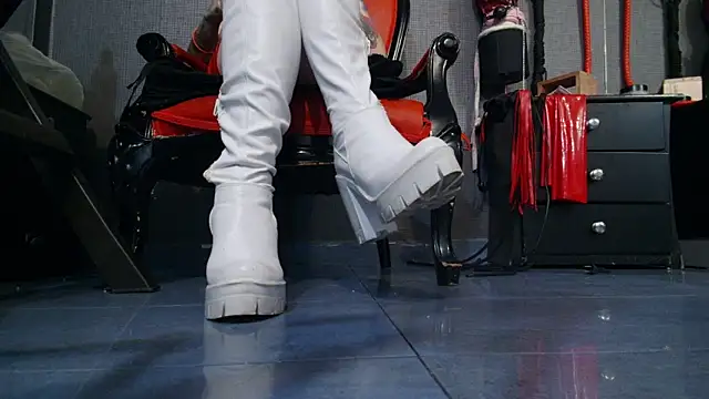 LusstCruella online show from February 26, 9:09 pm