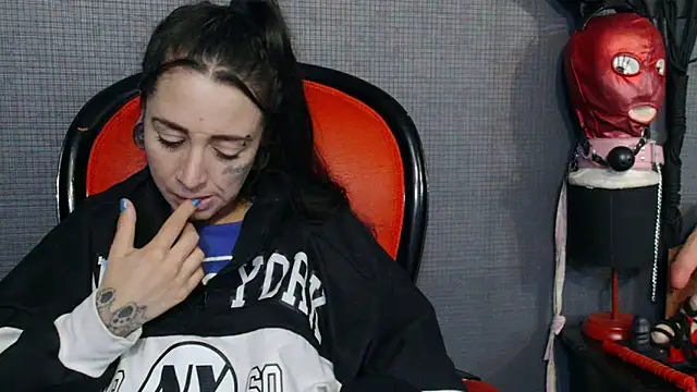 LusstCruella online show from March 2, 5:30 pm