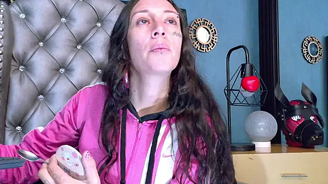 LusstCruella online show from April 13, 11:58 am