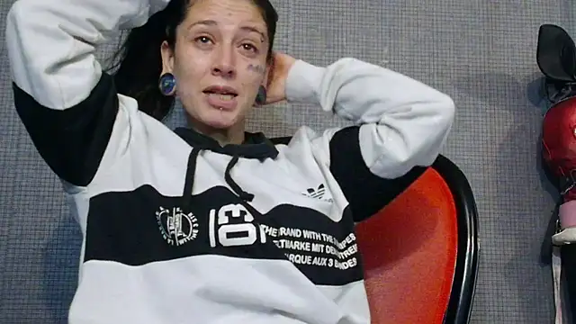 LusstCruella online show from March 6, 6:05 pm