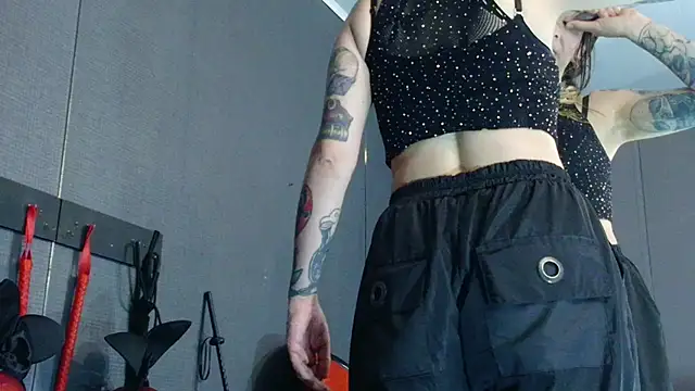 LusstCruella online show from March 21, 8:08 pm