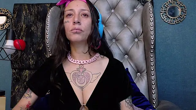 LusstCruella online show from May 1, 3:06 pm