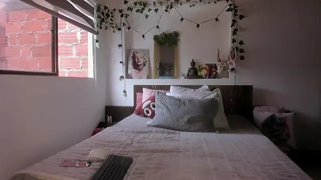 Snapshot of cattleya_campbell chatting on December 18, 9:29 pm cattleya campbell online show from December 18, 9:29 pm
