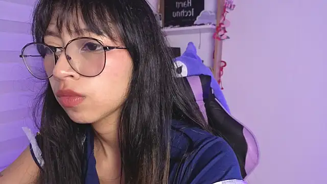 Yommi Winx online show from November 12, 2:04 am