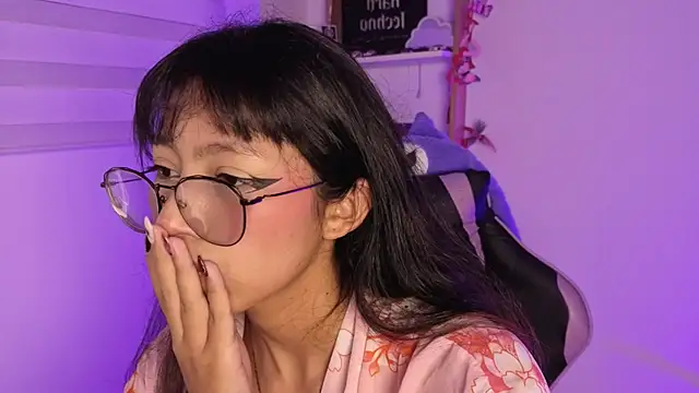 Yommi Winx online show from December 4, 3:49 am