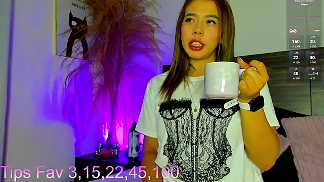 Snapshot of Martina_Miiller chatting on October 19, 1:25 pm Martina Miiller online show from October 19, 1:25 pm