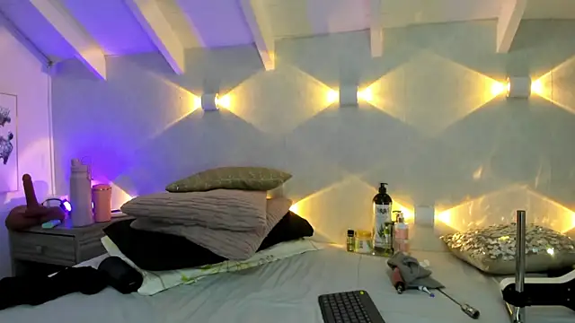 Martina Miiller online show from March 24, 1:00 pm