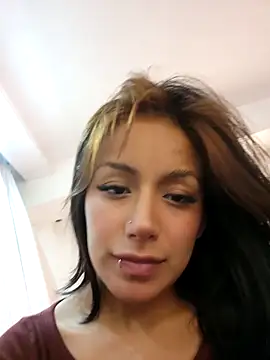 Lau1127 online show from April 7, 11:50 pm