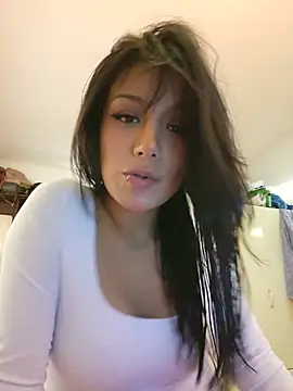 Snapshot of Lau1127 chatting on July 16, 11:35 pm Lau1127 online show from July 16, 11:35 pm