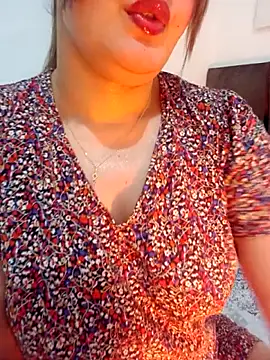 im here- online show from February 3, 5:51 pm