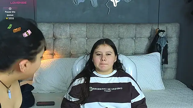 Laia and Aloby online show from October 24, 10:20 pm