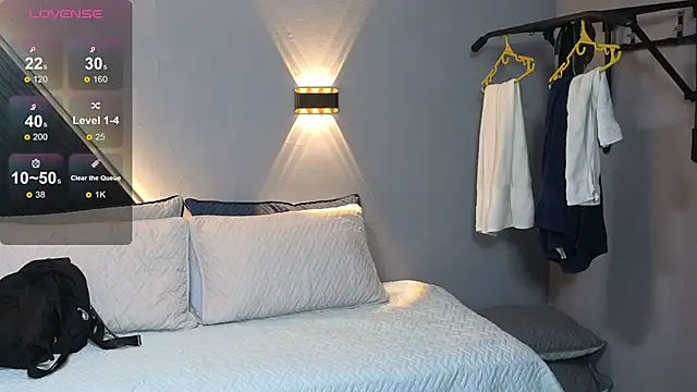 Laia and Aloby online show from February 10, 10:20 pm