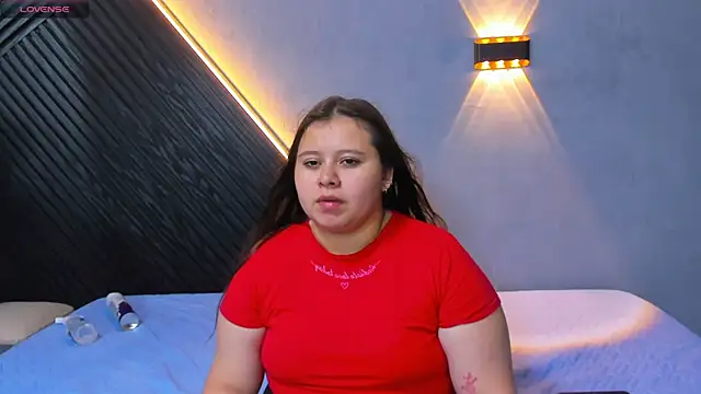 Snapshot of Laia_and_Aloby chatting on June 6, 9:53 pm Laia and Aloby online show from June 6, 9:53 pm